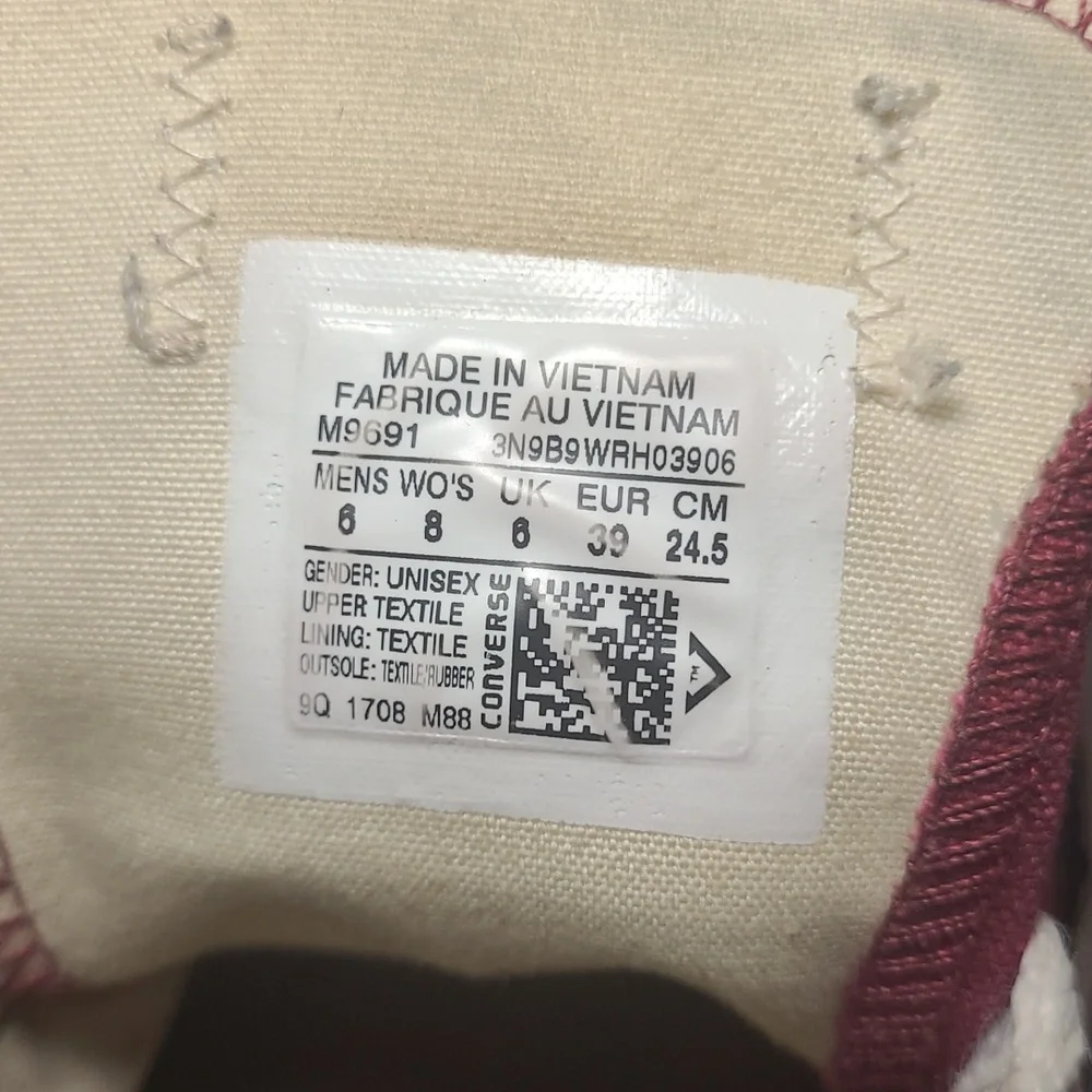 Converse - Picture 4 of 4